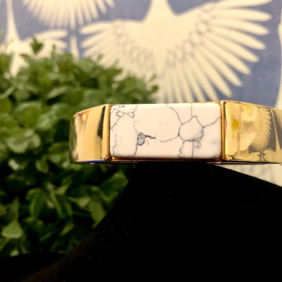 Banana Republic Shiny Gold Hexagon Howlite Cuff Bracelet NWT 62 - Picture 5 of 12